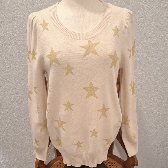 Cream and Tan Crew Neck Sweater with Star Pattern - Picture 4 of 9